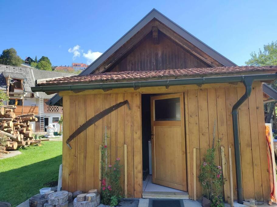 Beehive Cabin On A Farm 라도블리차 외부 사진