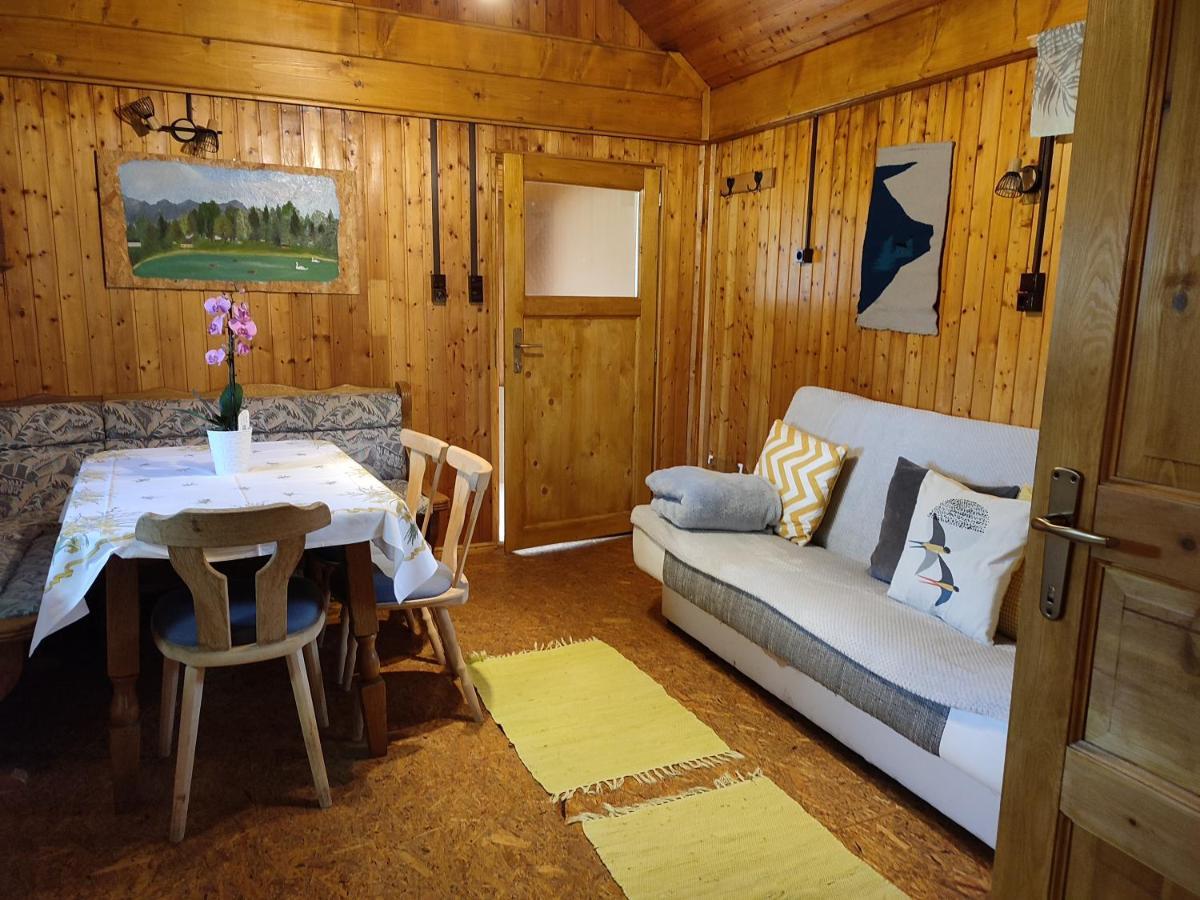 Beehive Cabin On A Farm 라도블리차 외부 사진